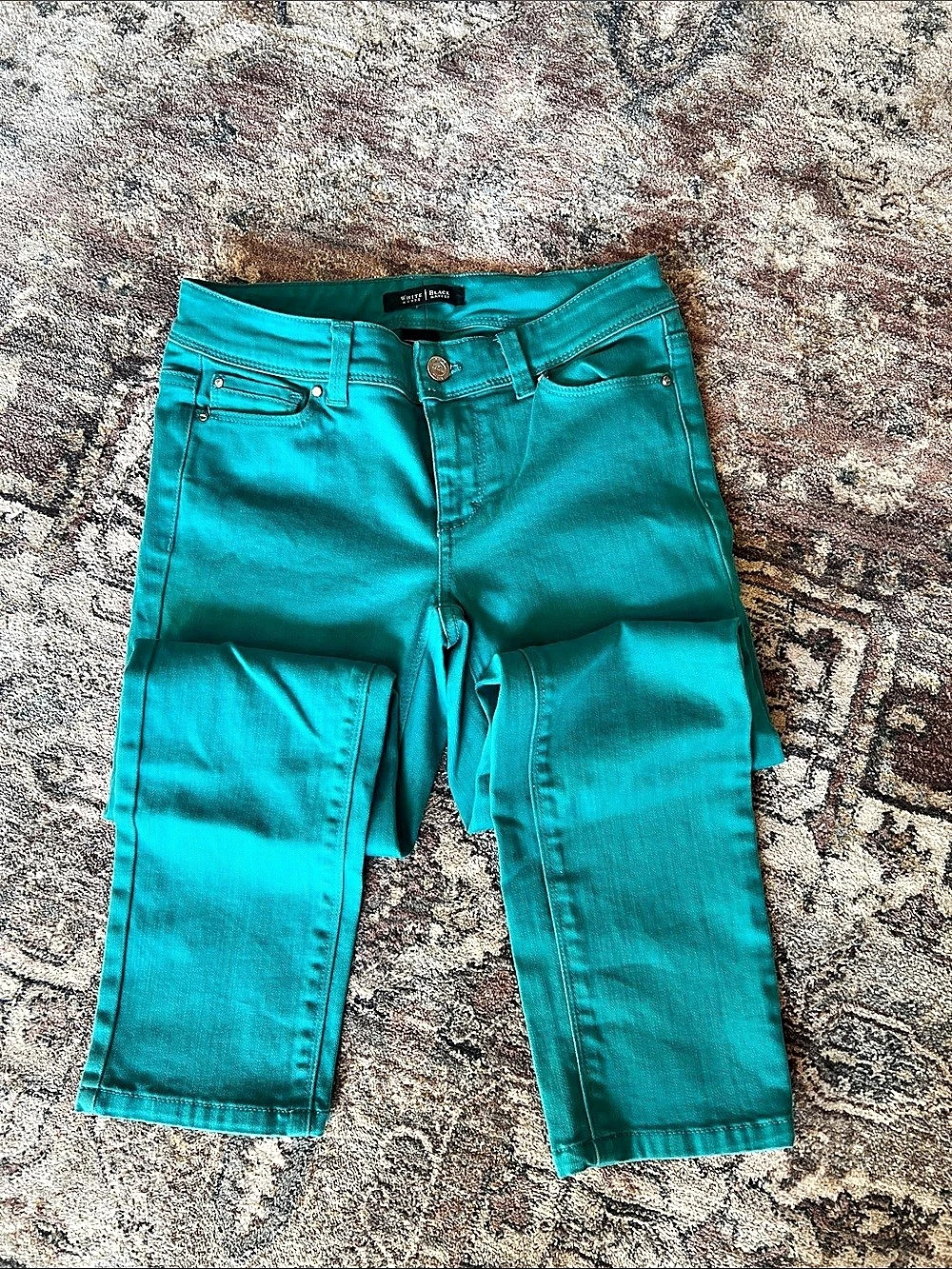 White House Black Market Blanc Slim Crop Jeans Blue 00